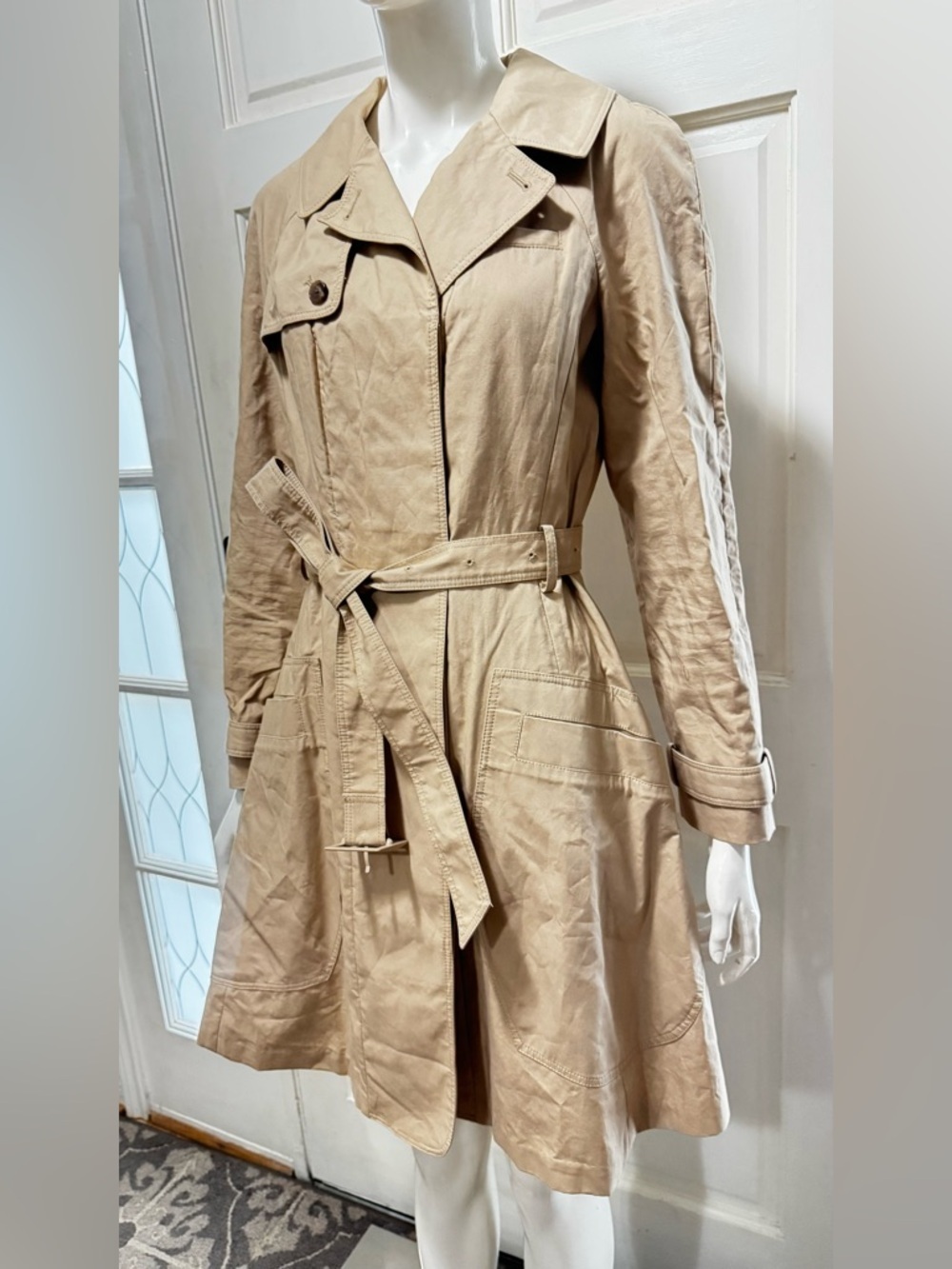 Tory Burch Womens Trench Coat Beige Collared Long Sleeve Buckle Size 6 - Picture 2 of 14